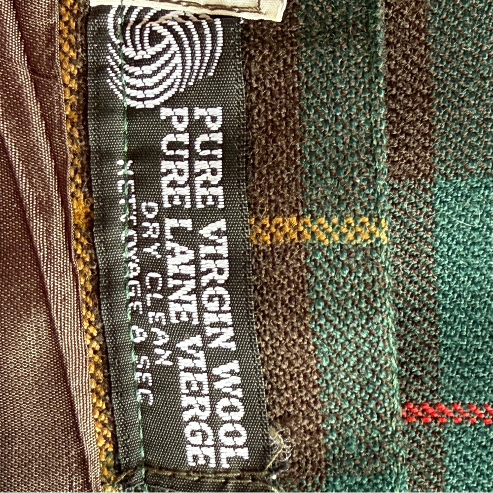 🇨🇦 Wool Plaid Pencil Skirt - Made in Canada 🍁 - Picture 8 of 12